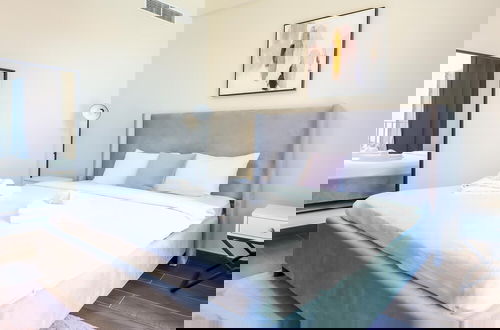 Foto 2 - Elite LUX Holiday Homes - Captivating 1BR Apt Games Pool Gym in Arjan Dubai