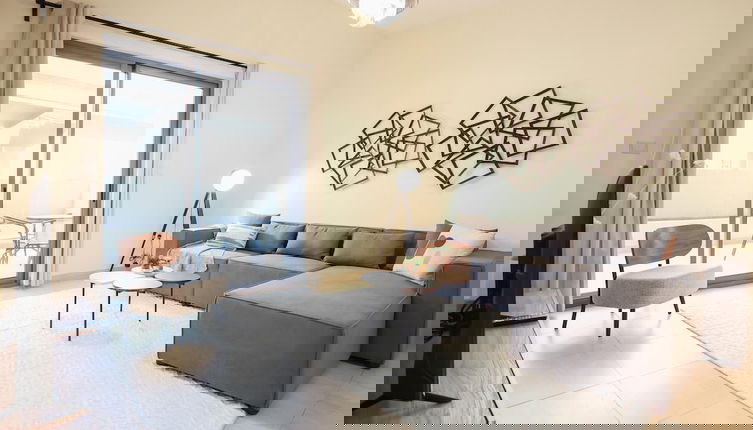 Foto 1 - Elite LUX Holiday Homes - Spacious 1 BR Near Metro Station in Al Furjan Dubai
