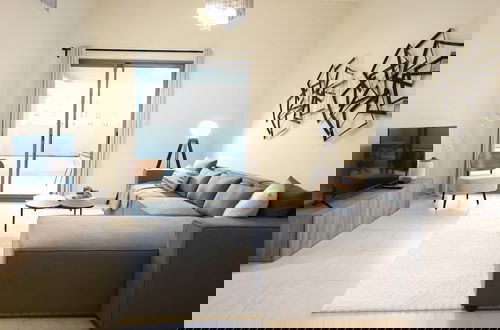 Foto 6 - Elite LUX Holiday Homes - Spacious 1 BR Near Metro Station in Al Furjan Dubai