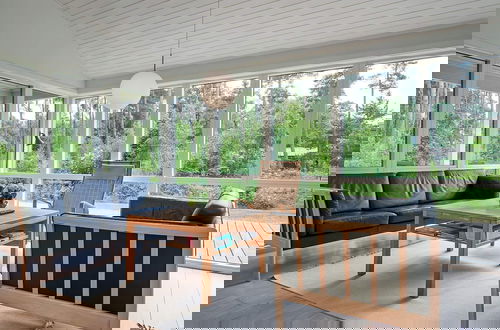 Foto 18 - 6 Person Holiday Home in Aakirkeby