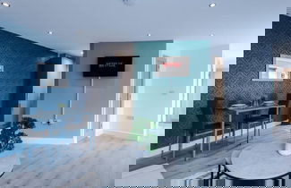 Photo 27 - One-bedroom by Media City UK by Belvilla