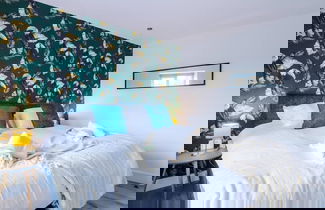 Photo 9 - One-bedroom by Media City UK by Belvilla