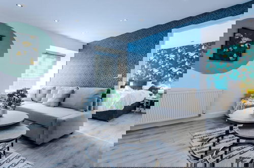 Foto 21 - One-bedroom by Media City UK by Belvilla