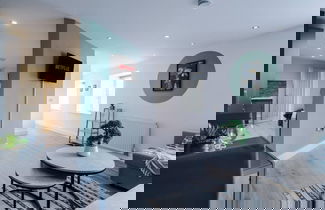 Photo 20 - One-bedroom by Media City UK by Belvilla