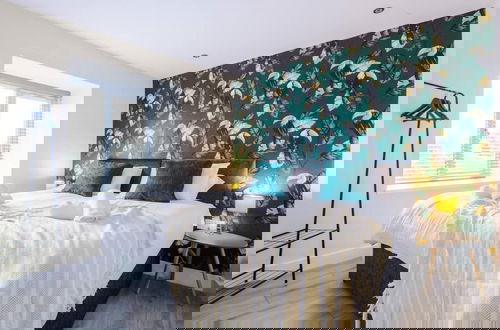 Foto 2 - One-bedroom by Media City UK by Belvilla