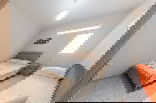 Photo 2 - Palm Oasis Apartment Qerret