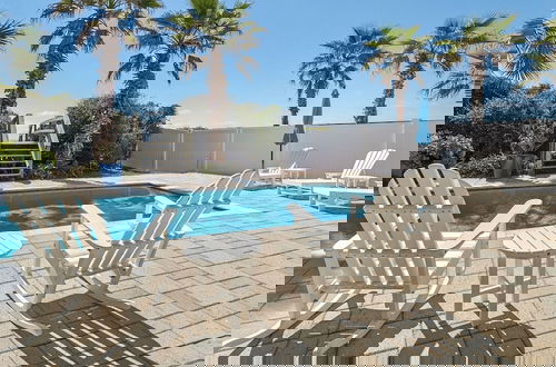 Foto 36 - Gulf-front, Private Pool ~ Stunning Gulf Views From All Levels + Beach Setup
