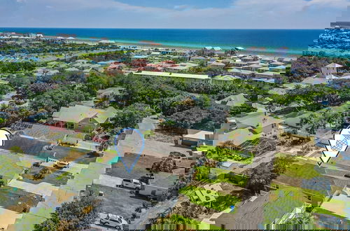 Foto 52 - Pet Friendly + Private Pool; Amazing Fenced Backyard, 5 Min Walk to Beach!