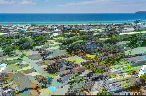 Foto 53 - Pet Friendly + Private Pool; Amazing Fenced Backyard, 5 Min Walk to Beach!