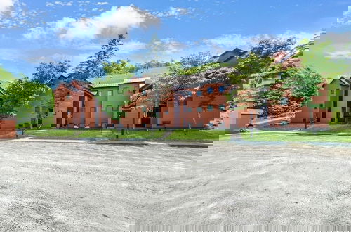 Foto 74 - Pico Village Resort by RedAwning