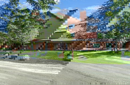 Foto 76 - Pico Village Resort by RedAwning