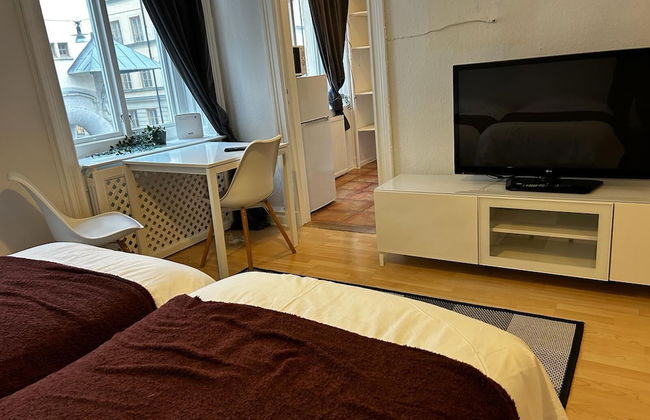 Captivating 1-bed Apartment in Stockholm - Photo 3
