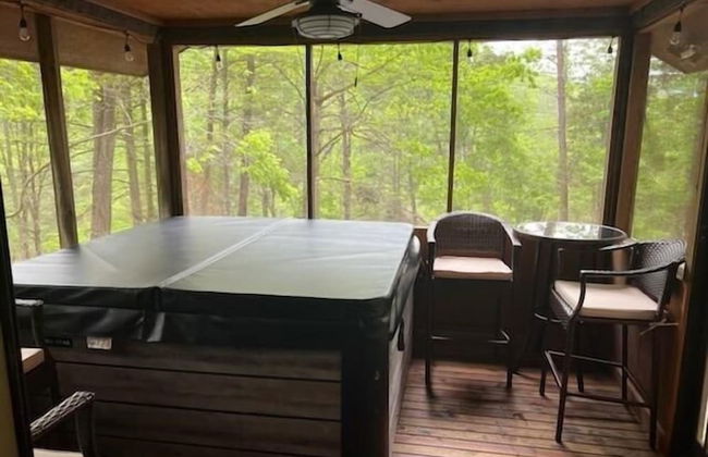 Mossie Oak Cabin 2 Bedroom Cabin by RedAwning - Foto 1