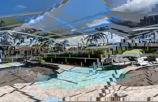 Foto 1 - Barefoot Hideaway, With Spa And Pool 3 Bedroom Home by RedAwning