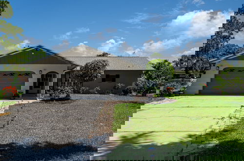 Foto 18 - Barefoot Hideaway, With Spa And Pool 3 Bedroom Home by RedAwning