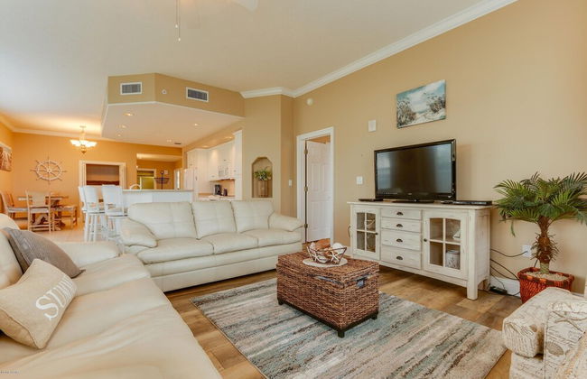 Comfortable Modern Condo with Amazing Ocean View from 750 sqft Balcony - Unit 0107 by RedAwning - Foto 11