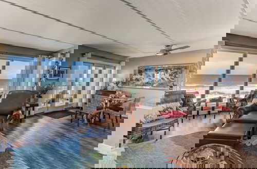 Photo 10 - Beach Condo with Spectacular Panoramic Oceanfront Views Free WiFi by RedAwning