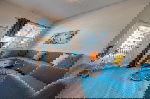 Foto 3 - Prime Location-spacious Condo for 8 Guests