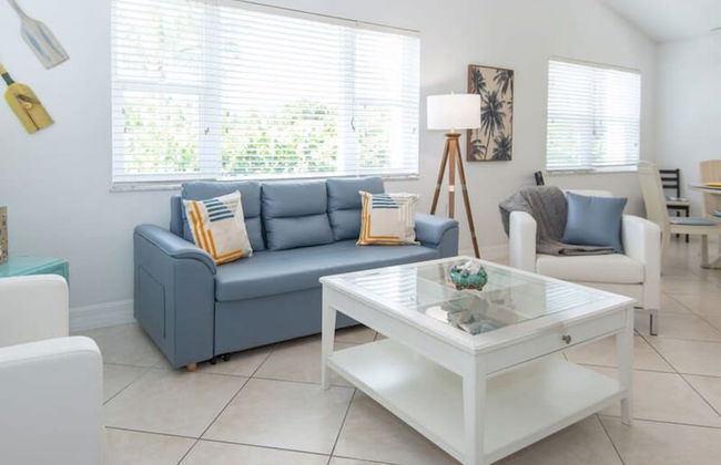 Sandy Shores 2BR Beach Getaway and Surf Spot - Photo 6