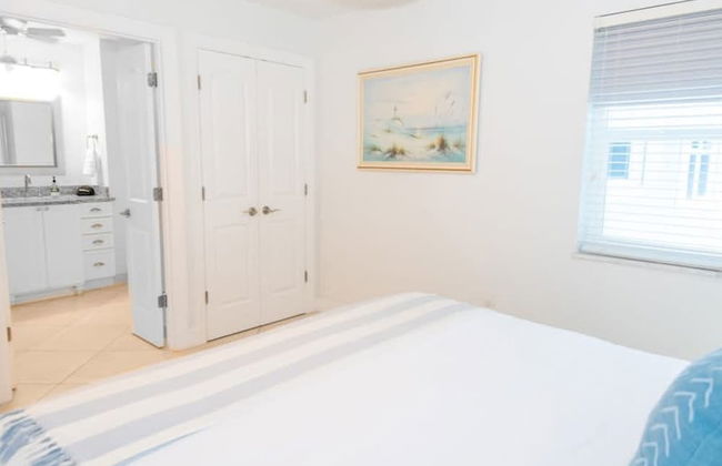 Sandy Shores 2BR Beach Getaway and Surf Spot - Photo 3