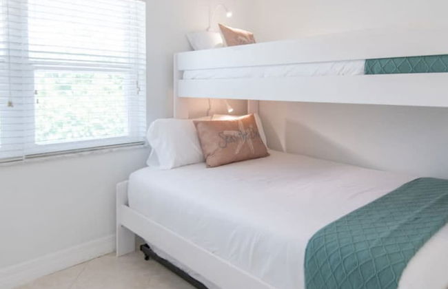 Sandy Shores 2BR Beach Getaway and Surf Spot - Photo 4