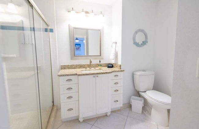 Sandy Shores 2BR Beach Getaway and Surf Spot - Photo 45