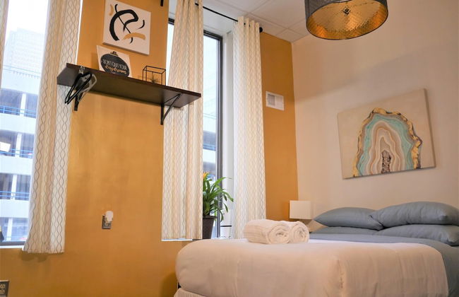 Central Downtown Queen Bed Walk to all Venues - Foto 6