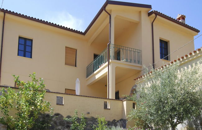 Villa Il Casale Onifai Intera - Photo 1