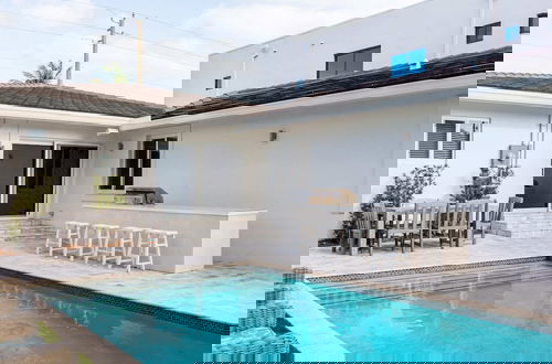 Foto 48 - Heated Pool BBQ Olas Villa by Rovetravel