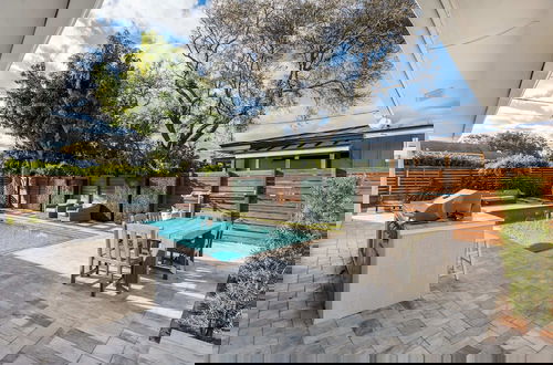 Foto 5 - Heated Pool BBQ Olas Villa by Rovetravel