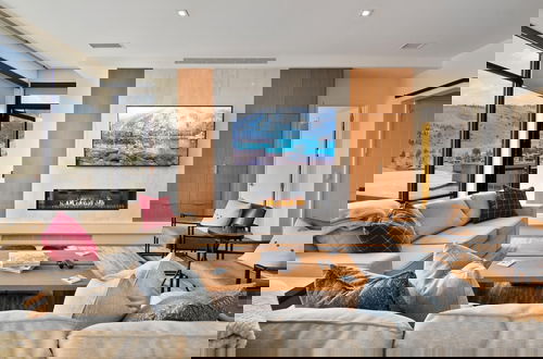 Foto 8 - Stunning 4-bdr Penthouse With Rooftop Deck Ski-in out Access Pool hot Tubs 5-star Amenities