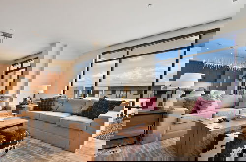 Foto 5 - Stunning 4-bdr Penthouse With Rooftop Deck Ski-in out Access Pool hot Tubs 5-star Amenities