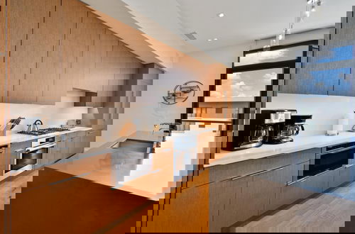 Foto 12 - Stunning 4-bdr Penthouse With Rooftop Deck Ski-in out Access Pool hot Tubs 5-star Amenities