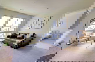 Foto 1 - Stylish 2BR Condo in Alexandria