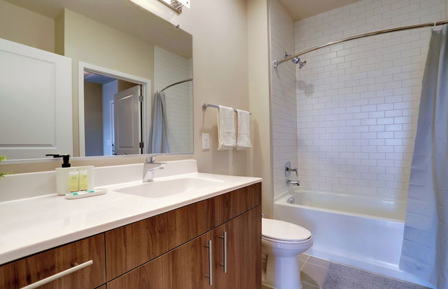 Stylish 2BR Condo in Alexandria - Foto 13
