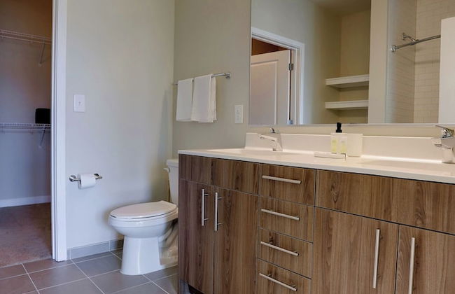 Stylish 2BR Condo in Alexandria - Foto 14