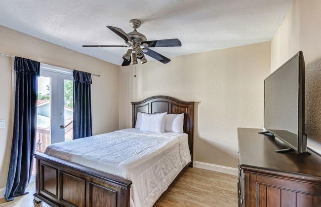 Beautifully Renovated 5 Bedroom with Guest House 5 Home by RedAwning - Foto 10