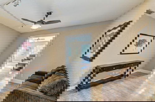 Foto 48 - Beautifully Renovated 5 Bedroom with Guest House 5 Home by RedAwning