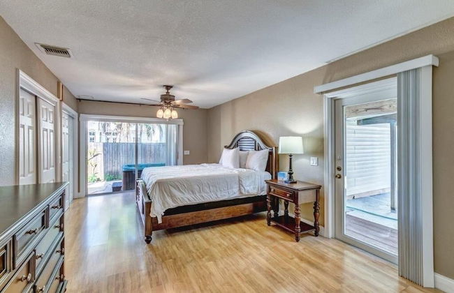 Beautifully Renovated 5 Bedroom with Guest House 5 Home by RedAwning - Foto 14