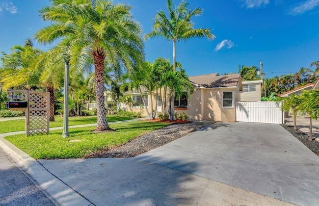 Beautifully Renovated 5 Bedroom with Guest House 5 Home by RedAwning - Foto 57