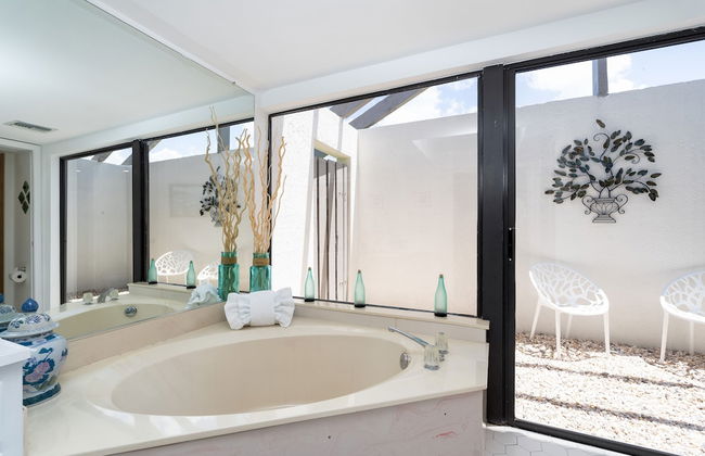 Beautiful Private Pool Home In-between Fort Myers Beach And Sanibel Island 3 Bedroom Home by RedAwning - Foto 18