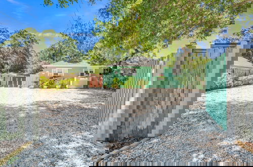 Foto 1 - Sarasota, Fl Bungalow Bright & Breezy Coastal Vibes - 10 Mins To White Sand Beaches 2 Bedroom Home by RedAwning
