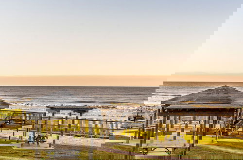 Foto 22 - Great Pools and Easy Access to Ocean - Get Beach Dazed