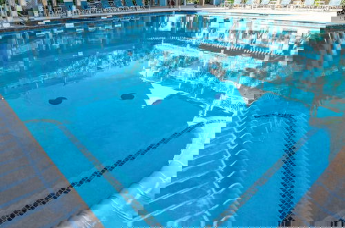 Foto 17 - Great Pools and Easy Access to Ocean - Get Beach Dazed