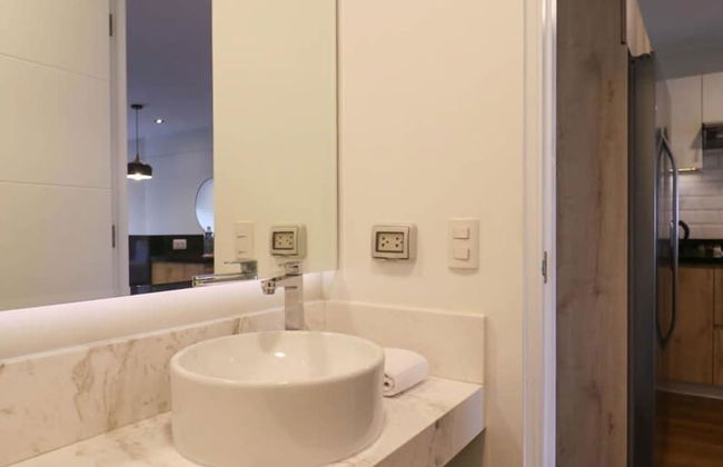 w Modern 1BR With Balcony in Miraflores - Foto 9