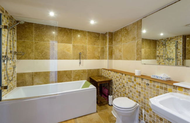 Wagon Lodge - 5 Bedroom Luxury - Photo 21