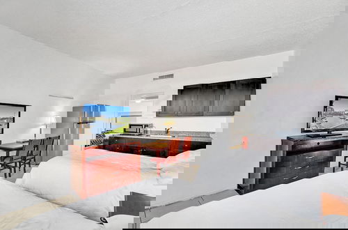 Photo 19 - Beautiful Cozy 1br Apartment Walk From the Ocean!