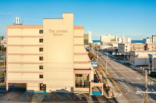 Foto 17 - The Atrium Resort, Virginia Beach by Vacatia