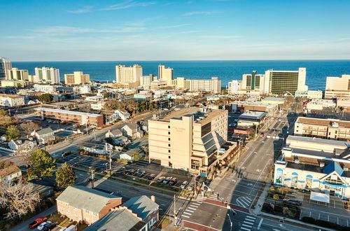 Photo 23 - The Atrium Resort, Virginia Beach by Vacatia