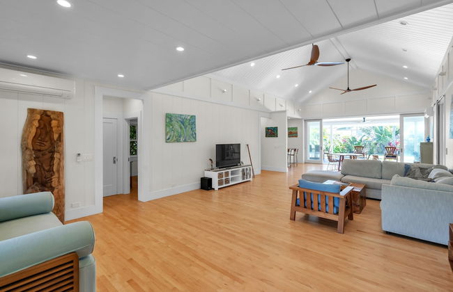 Gorgeous Renovated 1937 Plantation Style Beach House 50 Steps To The Center Of The Beach 5 Bedroom Home by RedAwning - Foto 25